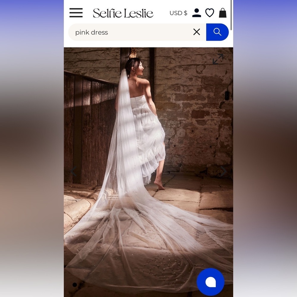 Selfie Leslie Divine Long Pearl Veil